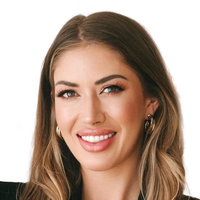 Riley Cable Headshot